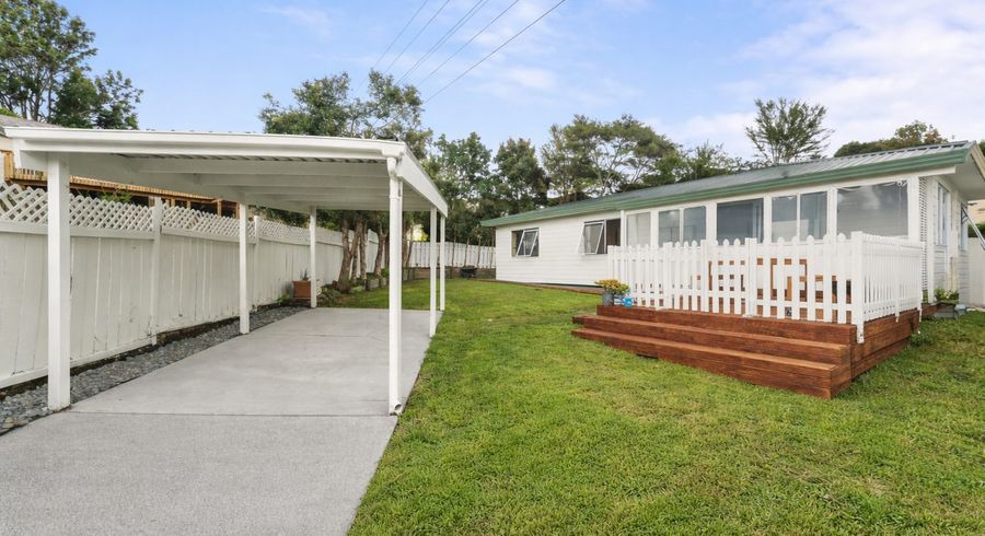 at 33A Lilburn Crescent, Massey West, Waitakere City, Auckland