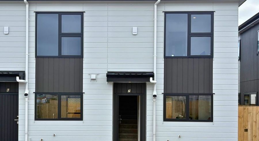  at 10/32 Tapuwae Way, Mangere Bridge, Manukau City, Auckland