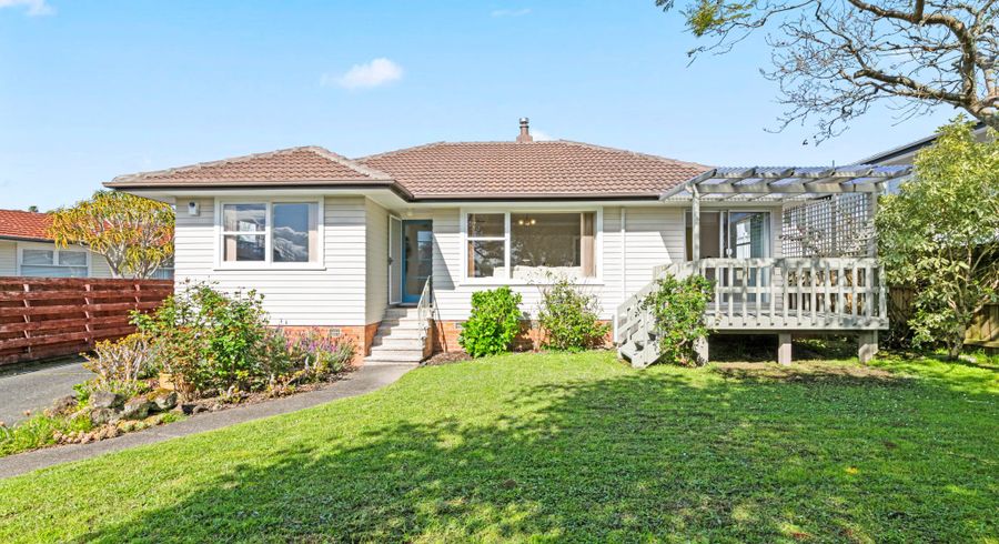  at 12 Compton Street, Hillcrest, Auckland