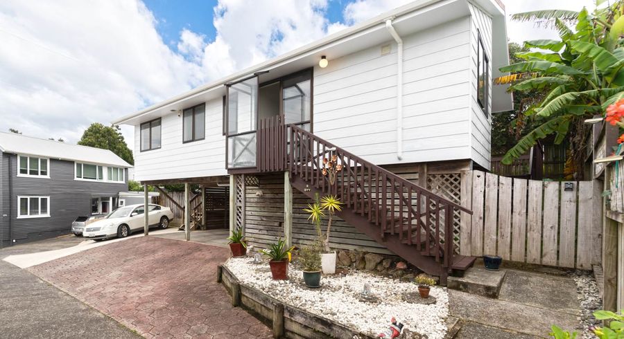  at 2/577 Richardson Road, Mount Roskill, Auckland