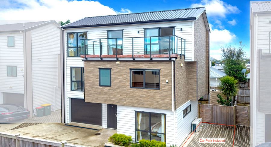  at 844C East Coast Road, Oteha, North Shore City, Auckland
