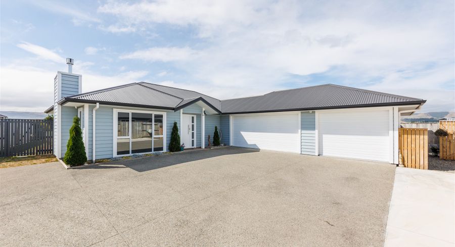  at 118 Johnstone Drive, Fitzherbert, Palmerston North
