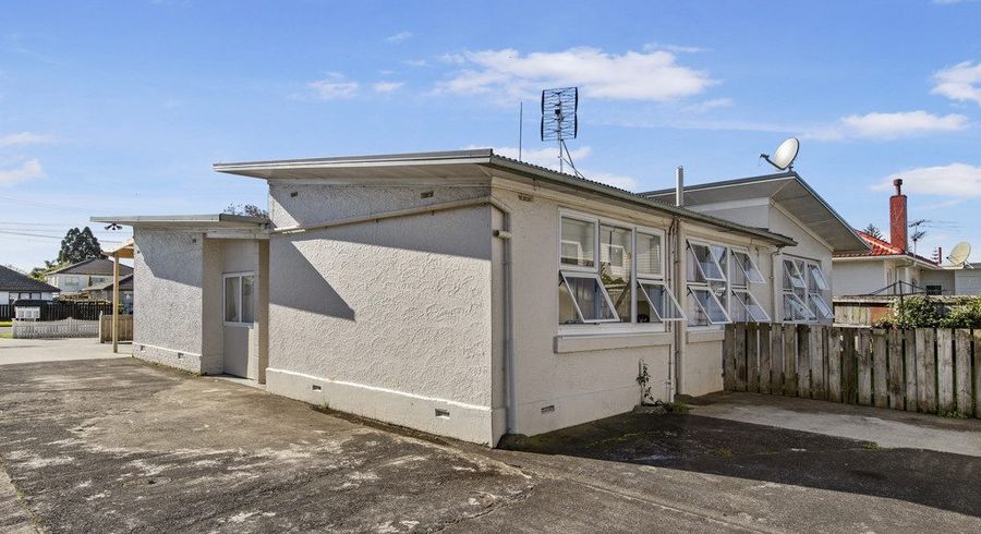  at 2/131 Carruth Road, Papatoetoe, Manukau City, Auckland