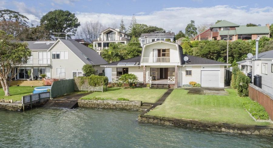  at 64 The Terrace, Herald Island, Waitakere City, Auckland