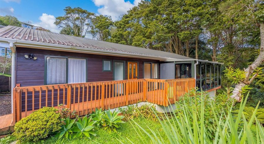  at 2/9 Ridgewood Crescent, Birkenhead, Auckland