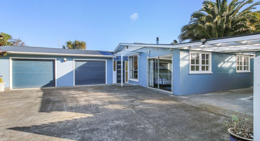  at 2 Hennessey Street East, Foxton Beach, Foxton