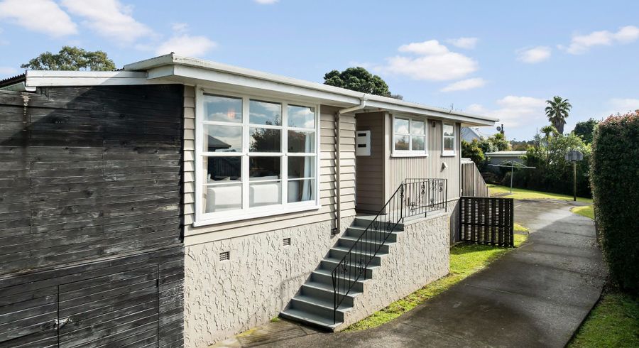  at 53 Cliff View Drive, Green Bay, Waitakere City, Auckland