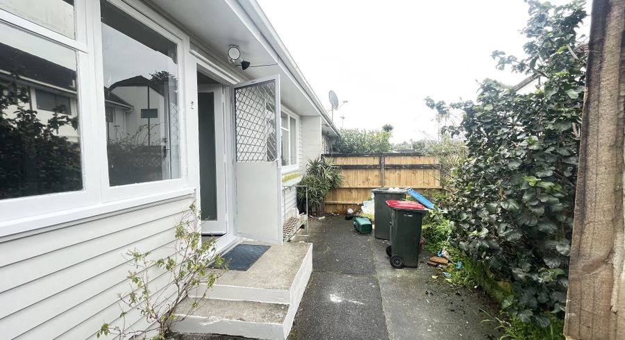  at 2/5 Lynton Road, Mount Wellington, Auckland City, Auckland
