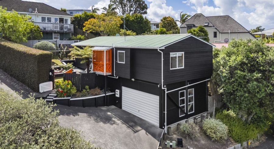  at 2/17 Waipa Street, Birkenhead, Auckland