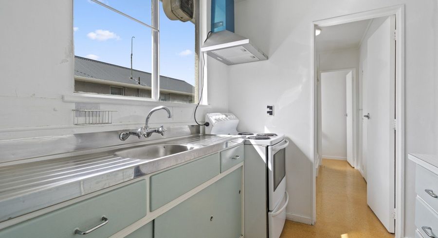  at 6/127 Queens Drive, Lyall Bay, Wellington
