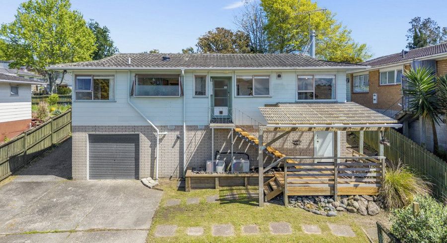  at 20 Aquarius Avenue, Glen Eden, Waitakere City, Auckland