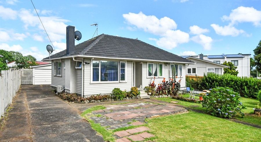  at 11 Awatere Street, Clover Park, Auckland