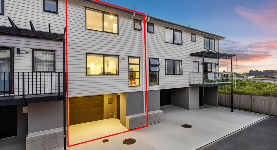  at 5 Peony Mews, Oteha, North Shore City, Auckland