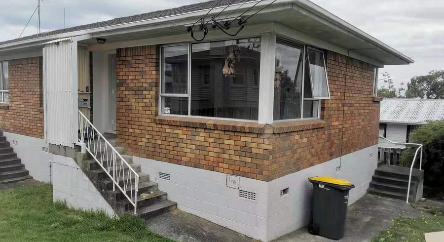  at 1/178 Chivalry Road, Glenfield, North Shore City, Auckland