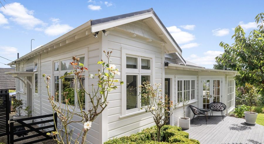  at 15 Northview Crescent, Belleknowes, Dunedin