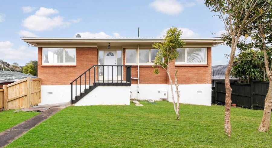  at 1/18 Castleton Drive, Mellons Bay, Auckland