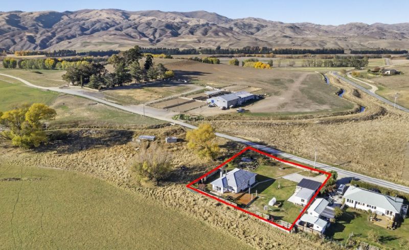  at 11 Cemetery Road, Tarras, Cromwell