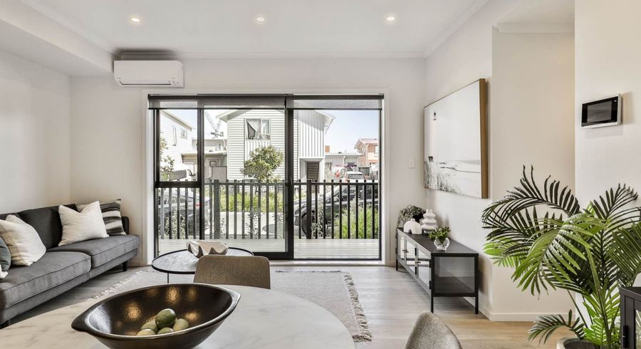  at 102/3 Tiakina Road, Northcote, North Shore City, Auckland