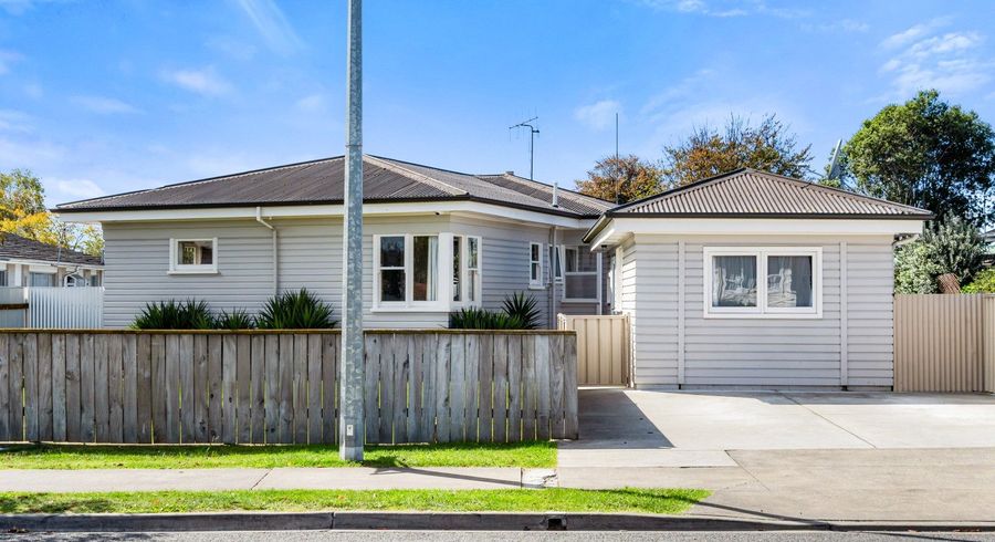  at 1011 Duke Street, Mahora, Hastings, Hawke's Bay