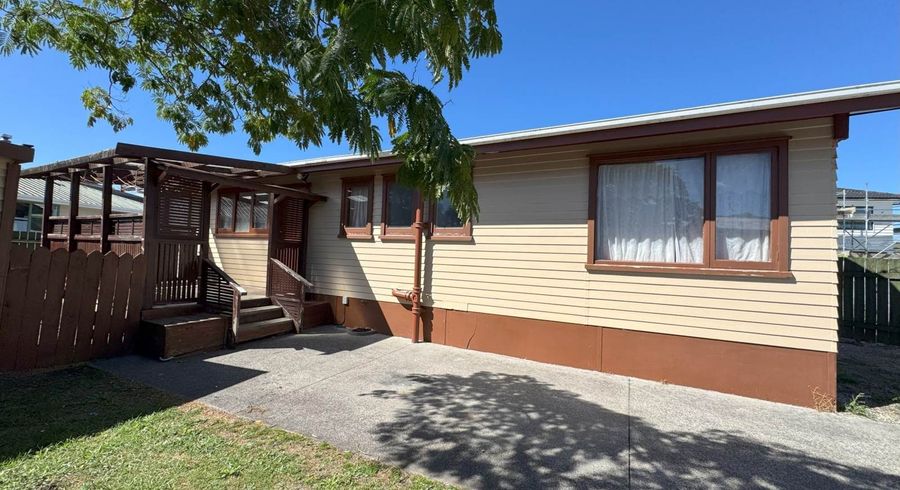  at 39 Canal Road, Avondale, Auckland