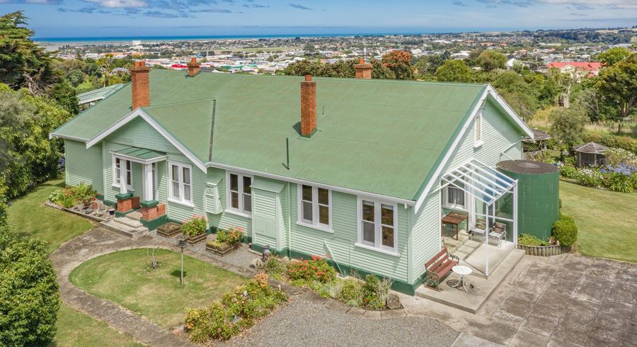 at 34 Shakespeare Road, Bastia Hill, Whanganui