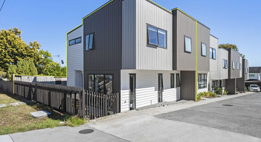  at 88 Sylvan Crescent, Te Atatu South, Waitakere City, Auckland