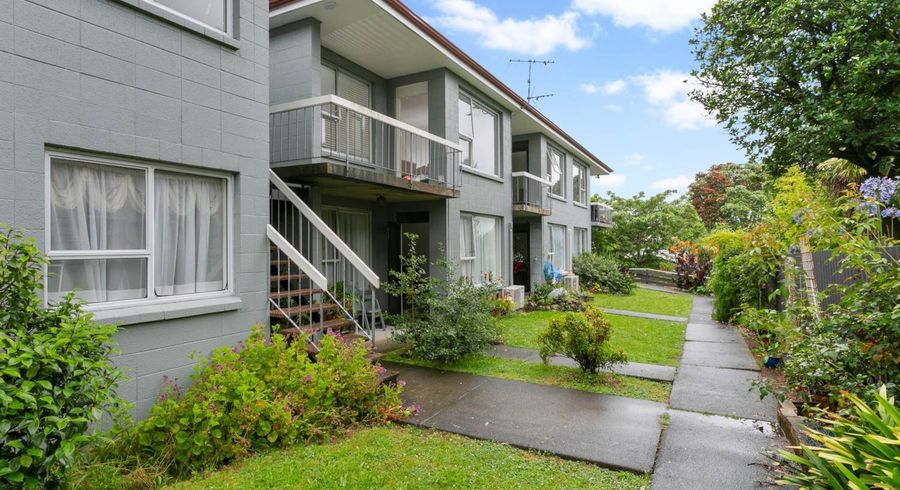  at 10/2 Fairview Road, Mount Eden, Auckland City, Auckland