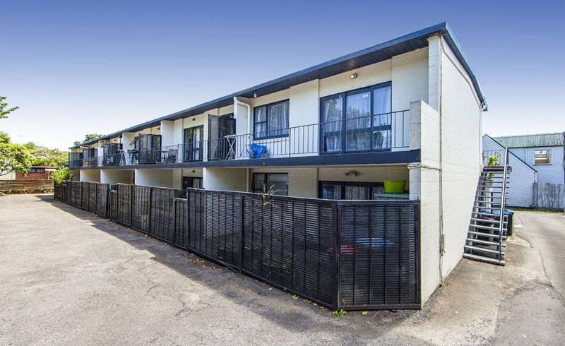  at 11/69A Landscape Rd, Mount Eden, Auckland City, Auckland