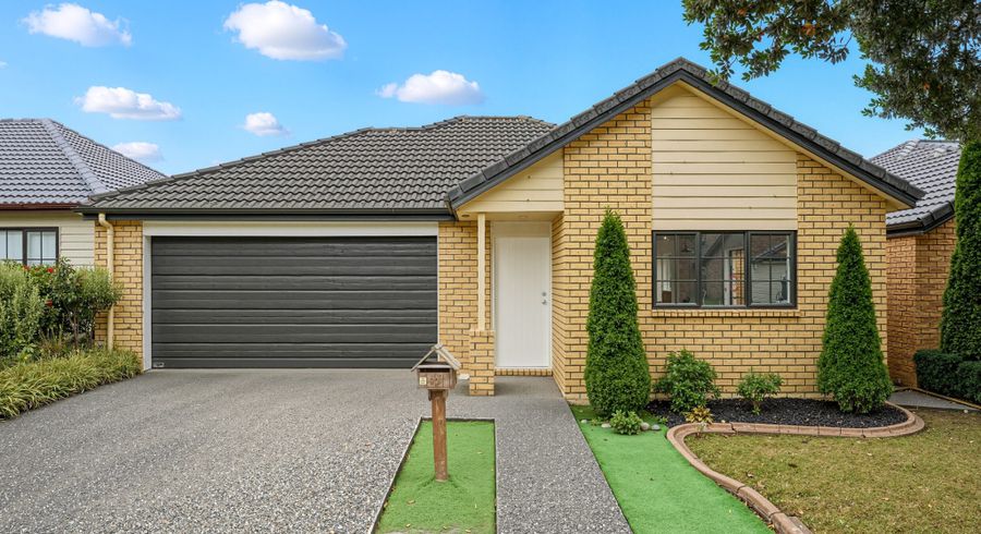  at 32 Espalier Drive, Henderson, Waitakere City, Auckland