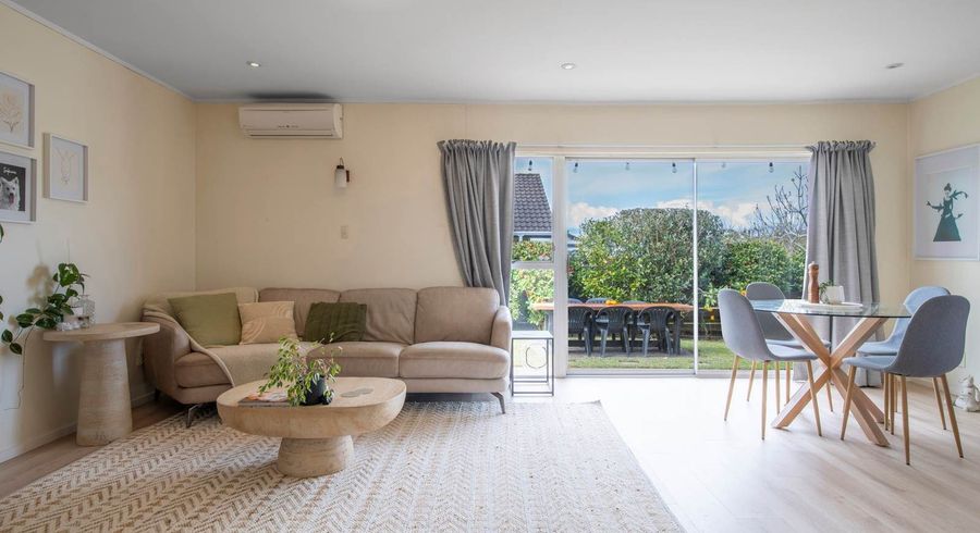  at 1/957a Beach Road, Torbay, North Shore City, Auckland