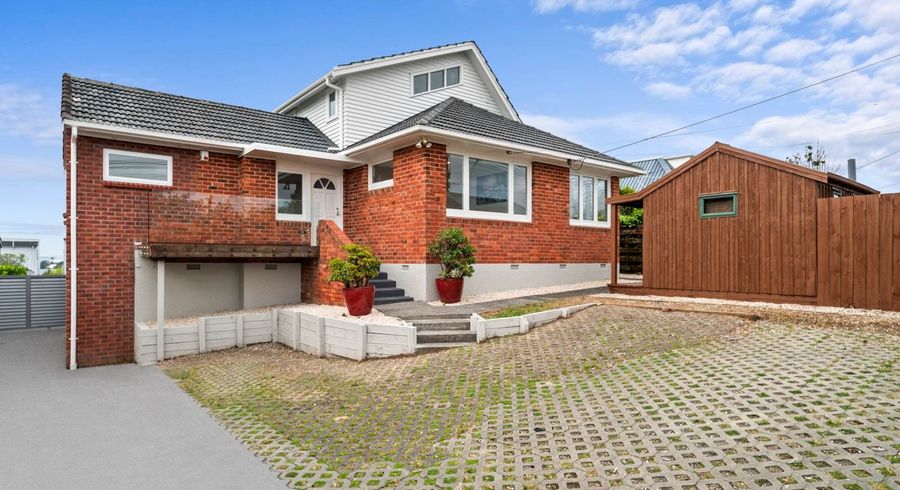 at 75 Forrest Hill Road, Milford, North Shore City, Auckland