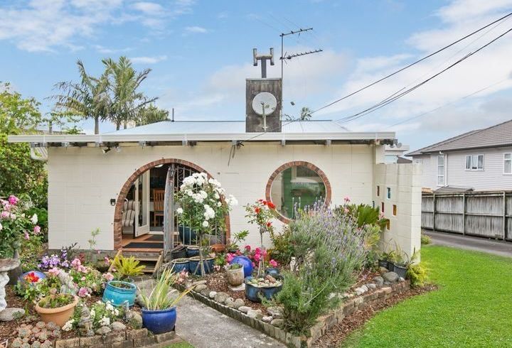  at 21 Maioro Street, New Windsor, Auckland