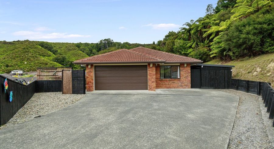  at 40 King Charles Drive, Kingsley Heights, Upper Hutt