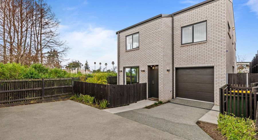  at 17d Tobruk Road, Panmure, Auckland City, Auckland