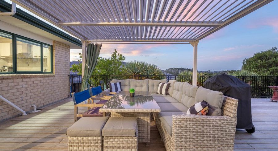  at 27 Roy Maloney Drive, Henderson, Waitakere City, Auckland