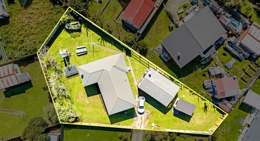  at 5 Staverton Crescent, Mangere, Auckland