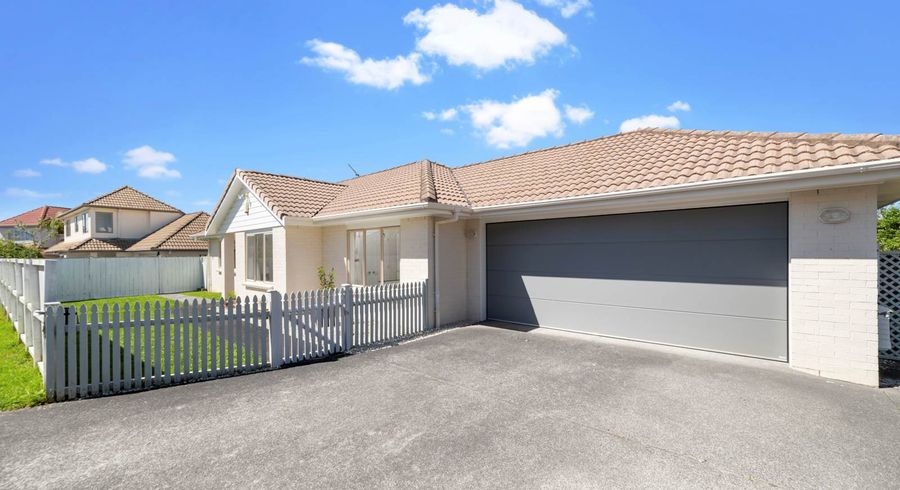  at 180 Botany Road, Botany Downs, Auckland