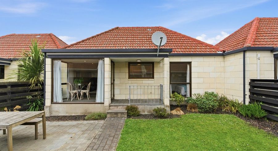  at 2/4 Broadbent Street, Riccarton, Christchurch