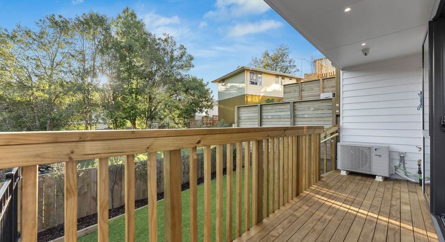  at 8D Jenanne Place, Totara Vale, North Shore City, Auckland