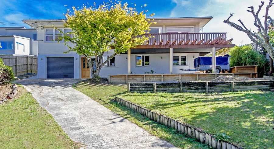  at 5 Windsor Place, Mairangi Bay, North Shore City, Auckland