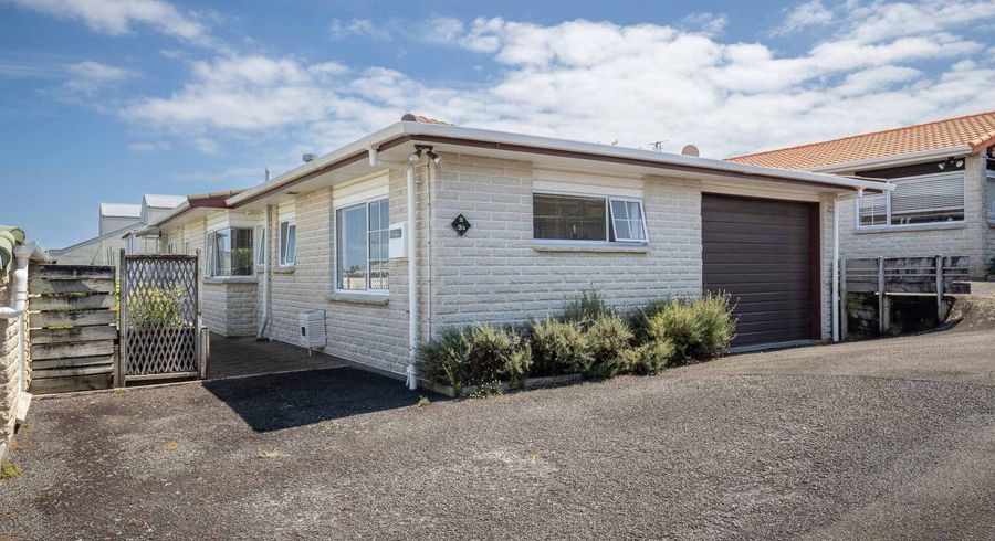  at 2/3B Sandel Rise, Merrilands, New Plymouth