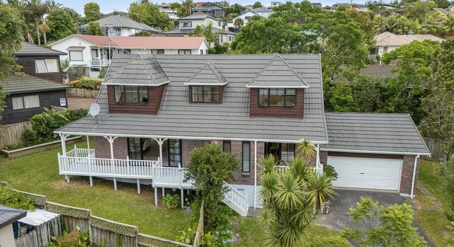  at 9 St Lucia Place, Unsworth Heights, North Shore City, Auckland