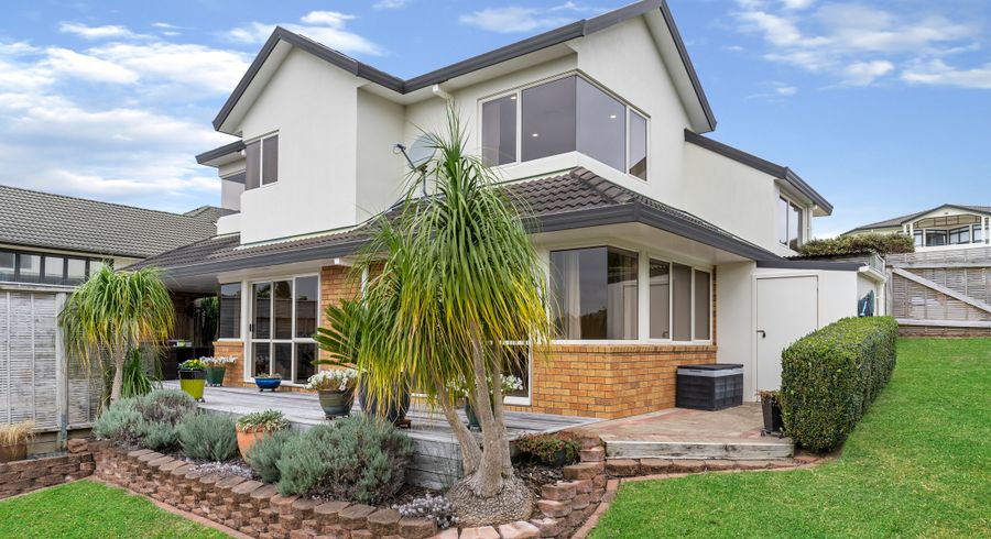  at 28 Lamia Place, The Gardens, Auckland