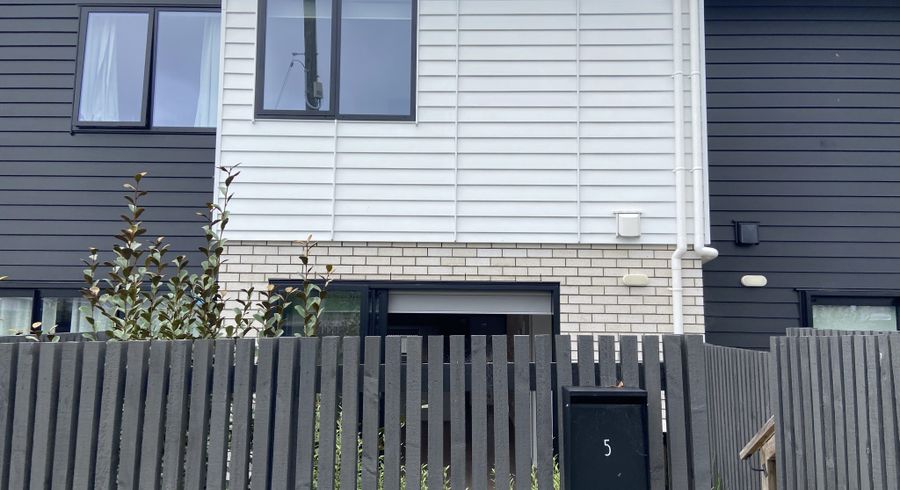  at 5 Whati Lane, Henderson, Waitakere City, Auckland