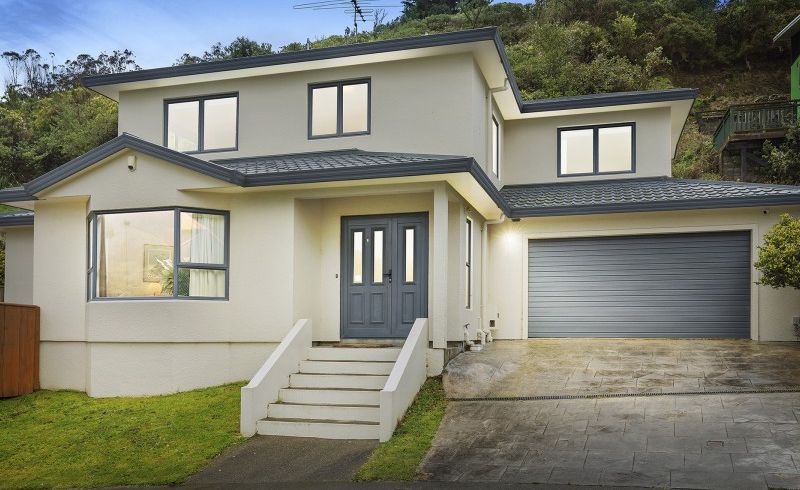  at 27 Domanski Crescent, Owhiro Bay, Wellington