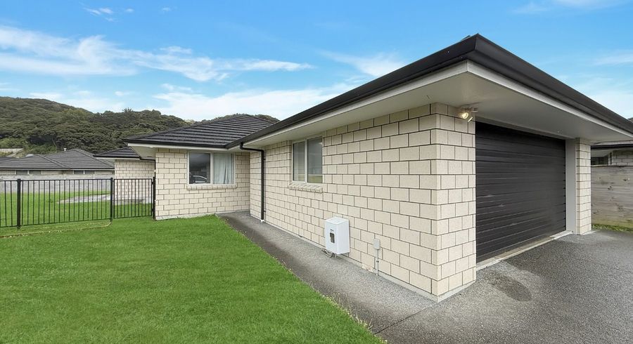  at 7 Shearwater Lane, Whitby, Porirua