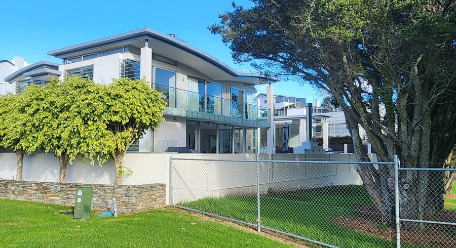  at 25 Greenbank Drive, Saint Johns, Auckland
