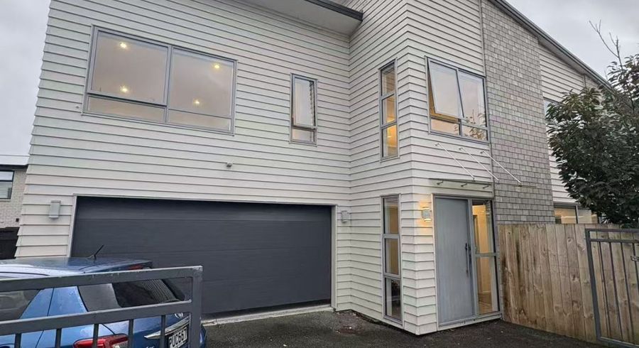  at 1 Sunshine Boulevard, Sunnyvale, Waitakere City, Auckland