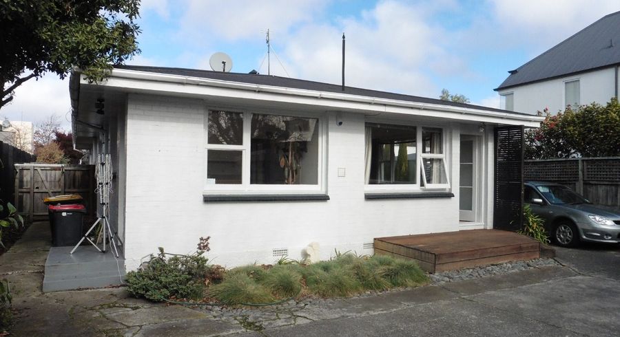  at 4/111 Aikmans Road, Merivale, Christchurch City, Canterbury