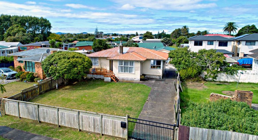  at 2 Imrie Avenue, Mangere, Auckland
